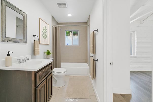 Bathroom, Interior, Recessed Lighting, Wood Texture Flooring