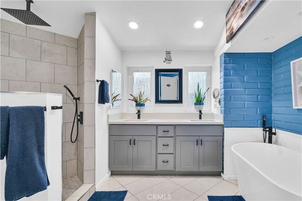 Bathroom, Dual Sink Vanities, Free Standing Baths, Interior, Recessed Lighting