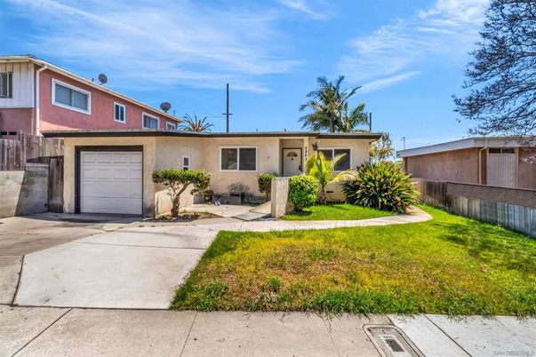 Attached, Backyard, Exterior, Facade, Ranch