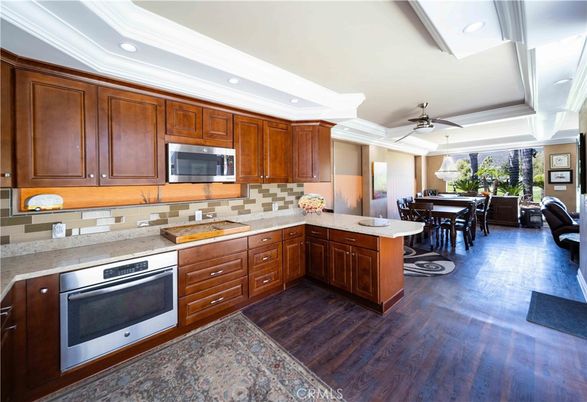 Dining room, Interior, Kitchen, Recessed Lighting, Stainless Steel Appliances, Wood Texture Flooring