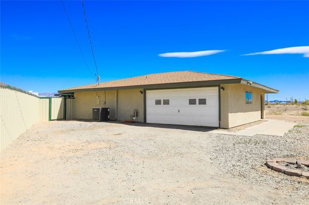 Detached Garage, Exterior