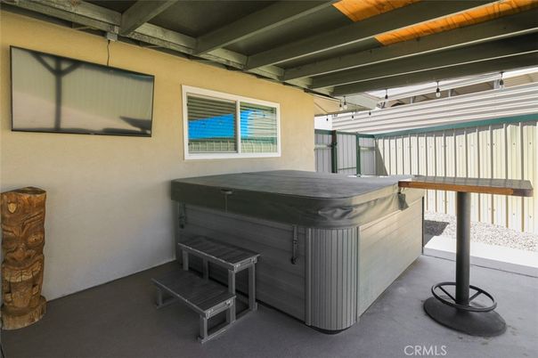 Exterior, Hot Tub