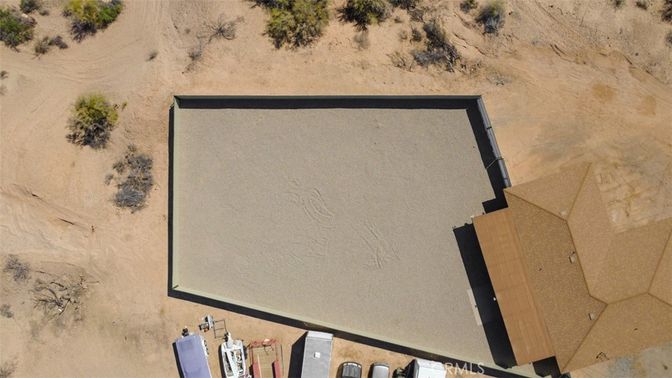 Exterior, Drone