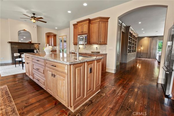 Fireplace, Interior, Kitchen, Recessed Lighting, Wood Texture Flooring