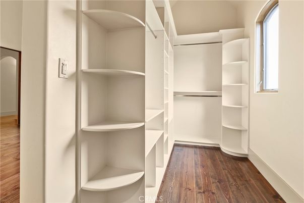 Interior, Walk-in Closets, Wood Texture Flooring