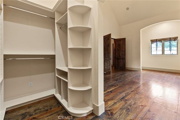Interior, Walk-in Closets, Wood Texture Flooring