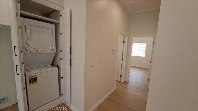Interior, Utility Closets, Washer, Wood Texture Flooring