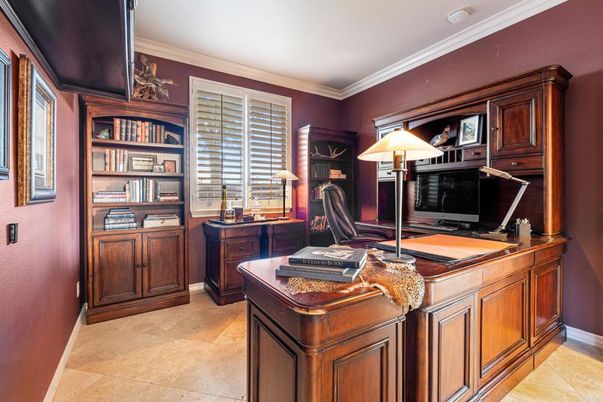 Home Office, Interior