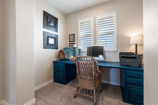 Home Office, Interior
