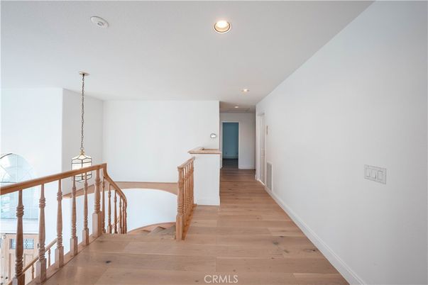Interior, Pendant Lights, Recessed Lighting, Wood Texture Flooring