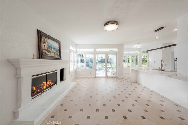 Empty room, Fireplace, Interior, Pendant Lights, Recessed Lighting