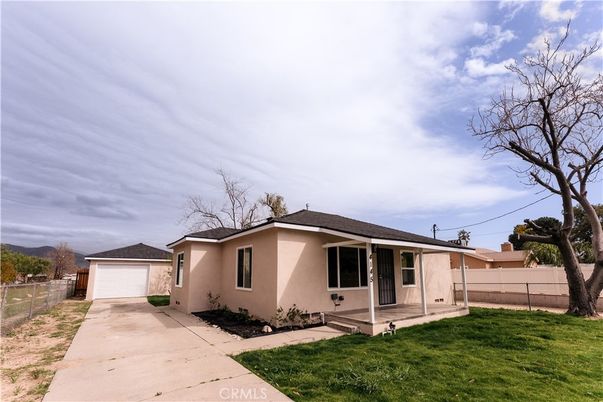 Backyard, Detached Garage, Exterior