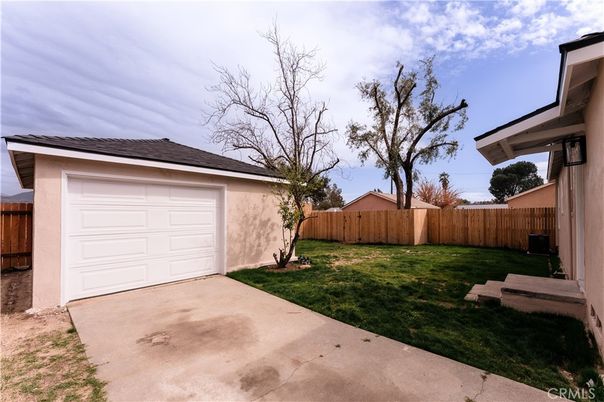 Backyard, Detached Garage, Exterior