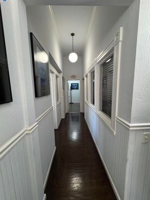 Interior, Pendant Lights, Wood Texture Flooring