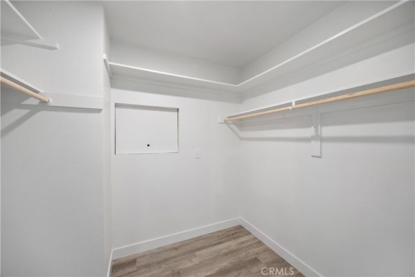 Interior, Walk-in Closets, Wood Texture Flooring