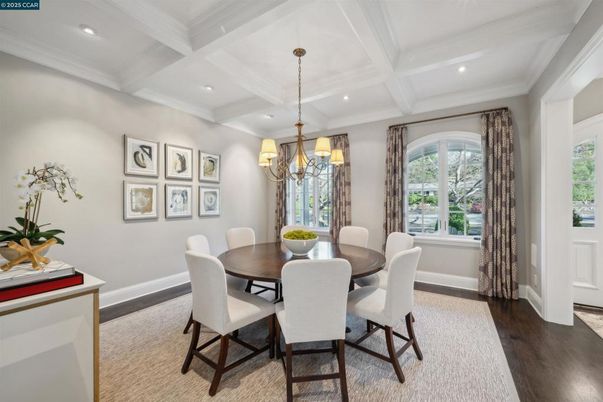 Chandelier, Dining room, Interior, Recessed Lighting, Wood Texture Flooring