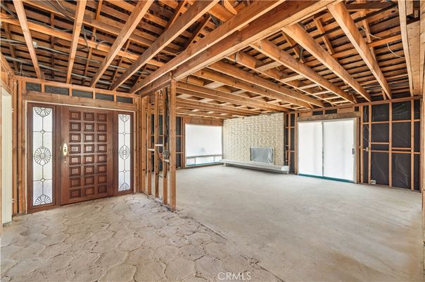 Empty room, Interior, Wooden Beams, Wooden Ceilings