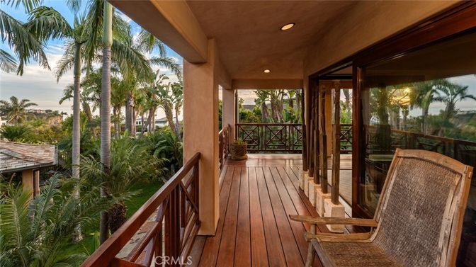 Exterior, Wood Texture Flooring