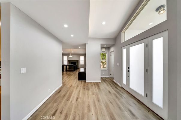 Interior, Pendant Lights, Recessed Lighting, Wood Texture Flooring