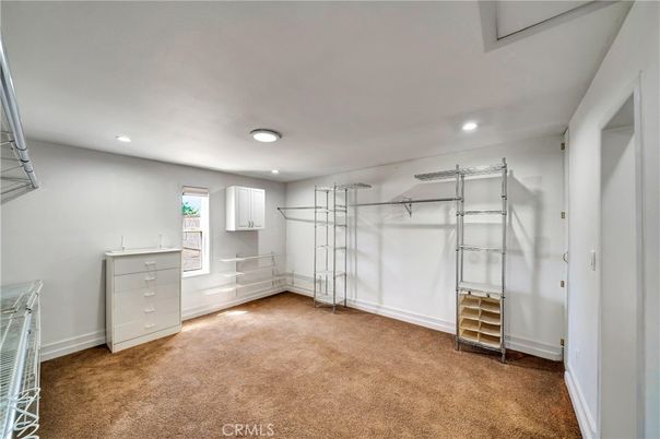 Empty room, Interior, Recessed Lighting, Walk-in Closets