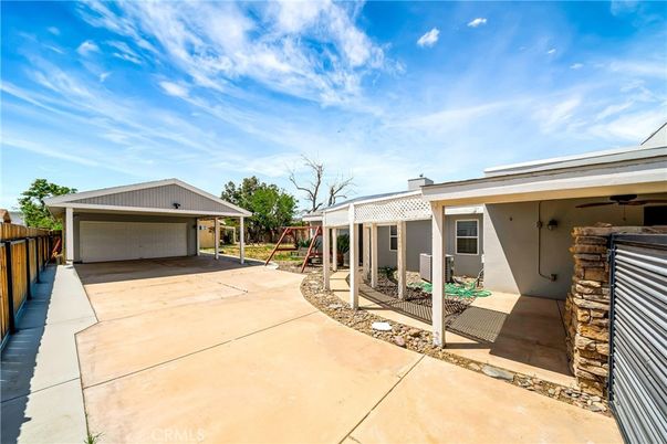 Detached Garage, Exterior