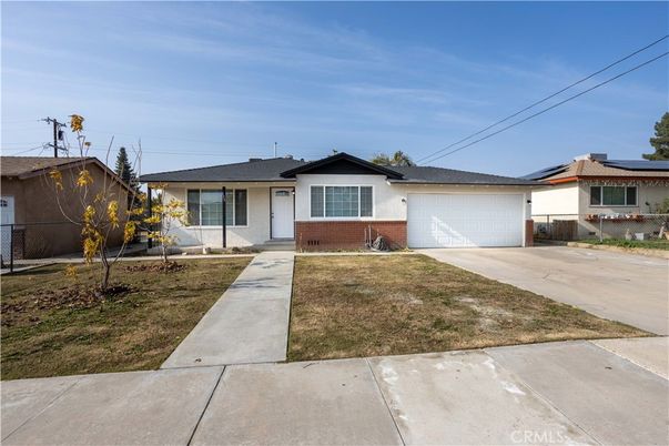 Attached, Exterior, Facade, Solar Panels, Ranch