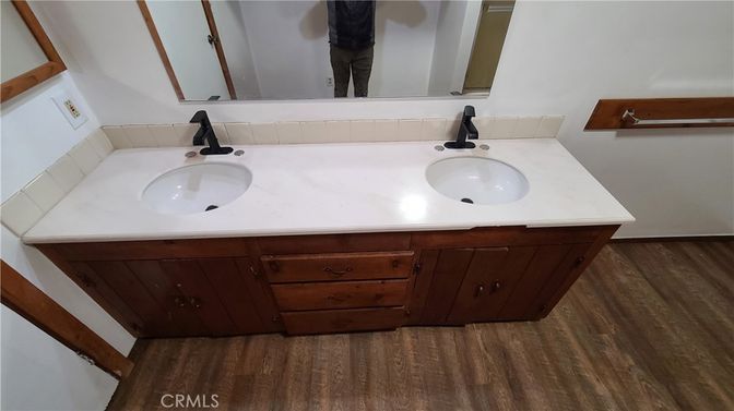Bathroom, Dual Sink Vanities, Interior, Wood Texture Flooring