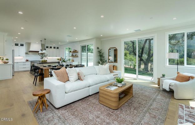 Dining room, Interior, Kitchen, Living room, Pendant Lights, Recessed Lighting, Stainless Steel Appliances, Wood Texture Flooring