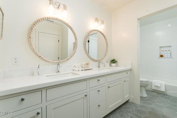Bathroom, Dual Sink Vanities, Interior