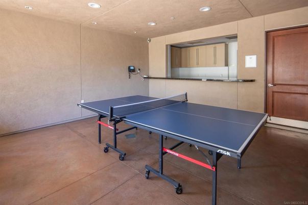Game Room, Interior, Recessed Lighting