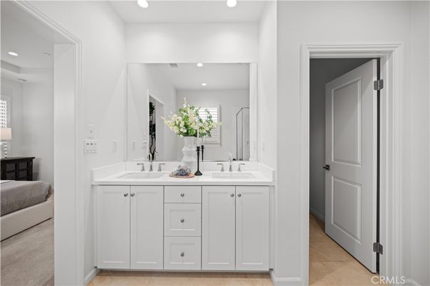 Bathroom, Dual Sink Vanities, Interior, Recessed Lighting
