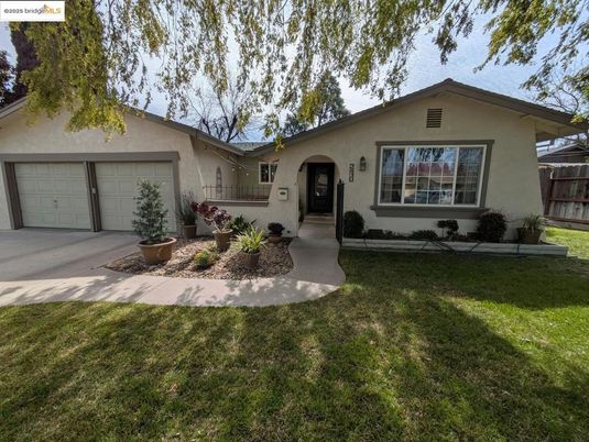 Attached, Backyard, Exterior, Facade, Ranch