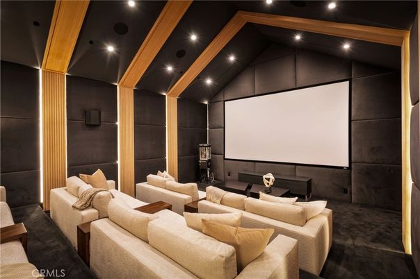 Interior, Projection Screen, Recessed Lighting, Theatre Room