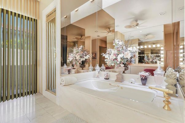 Bathroom, Interior, Recessed Lighting