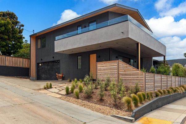 Attached, Exterior, Facade, Modern