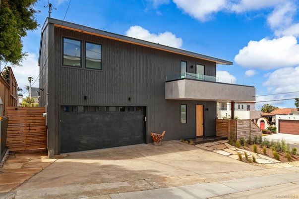 Attached, Exterior, Facade, Modern