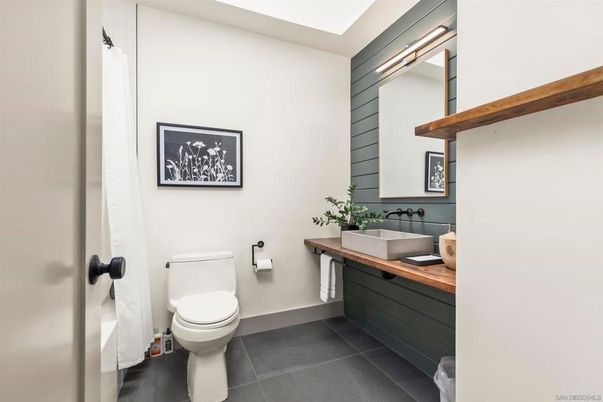 Bathroom, Interior