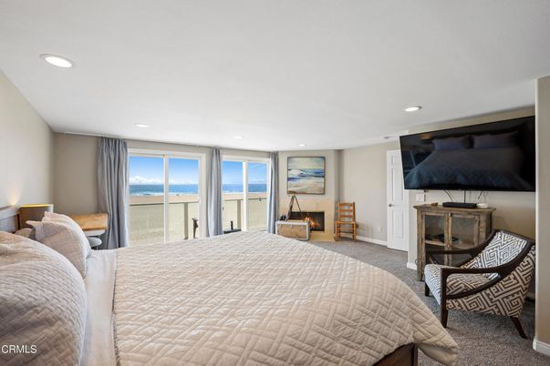 Bedroom, Fireplace, Interior, Recessed Lighting, Water
