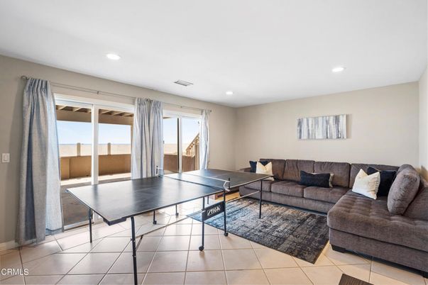 Game Room, Interior, Living room, Recessed Lighting