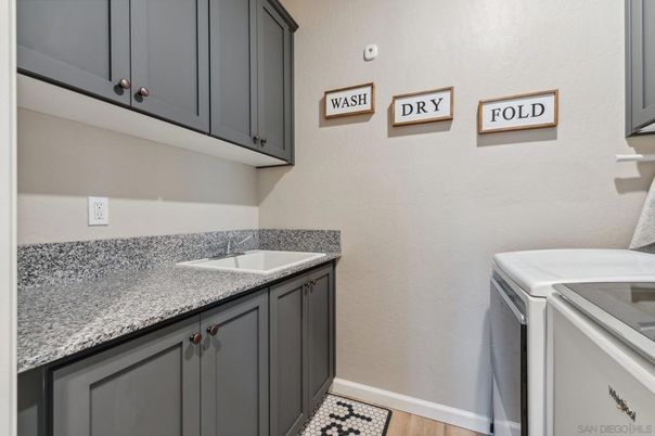 Interior, Washer, Wood Texture Flooring