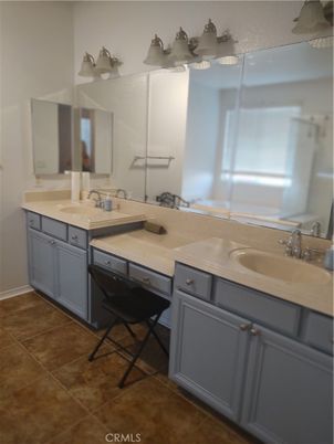 Bathroom, Dual Sink Vanities, Interior