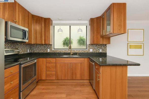 Interior, Kitchen, Pendant Lights, Wood Texture Flooring