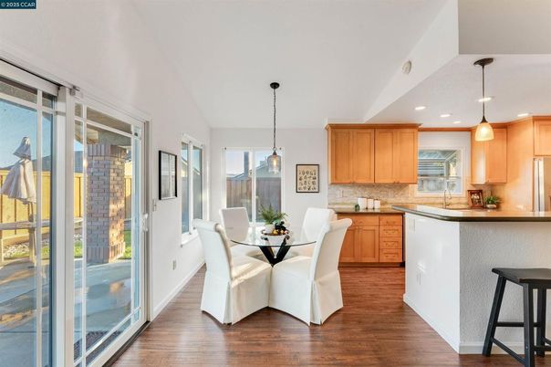 Dining room, Interior, Kitchen, Pendant Lights, Recessed Lighting, Wood Texture Flooring