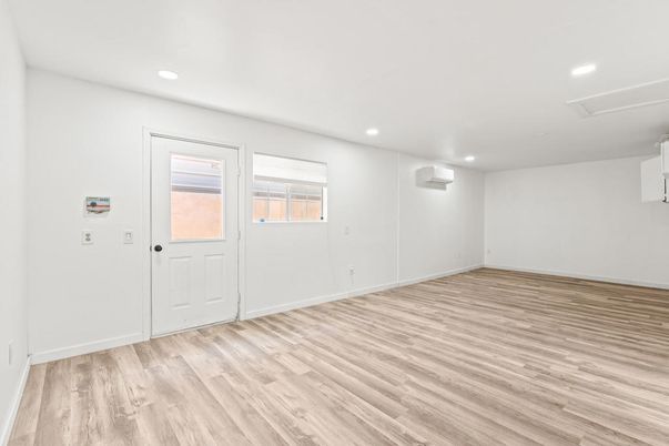 Empty room, Interior, Recessed Lighting, Wood Texture Flooring