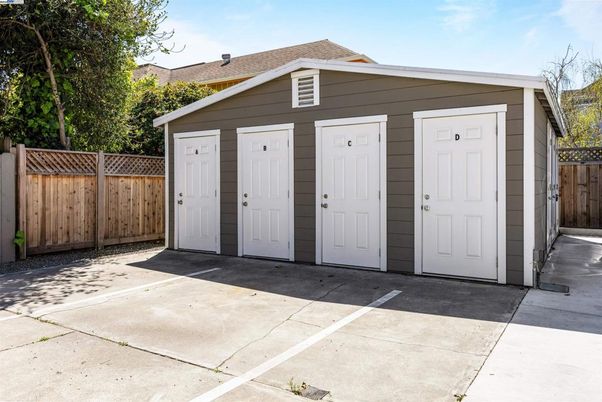 Detached Garage, Exterior