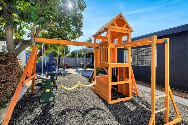 Backyard, Exterior, Playground