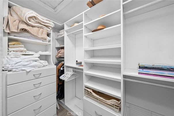 Interior, Walk-in Closets, Wood Texture Flooring