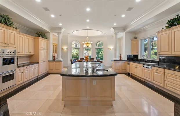 Chandelier, Dining room, Interior, Kitchen, Pendant Lights, Recessed Lighting, Stainless Steel Appliances