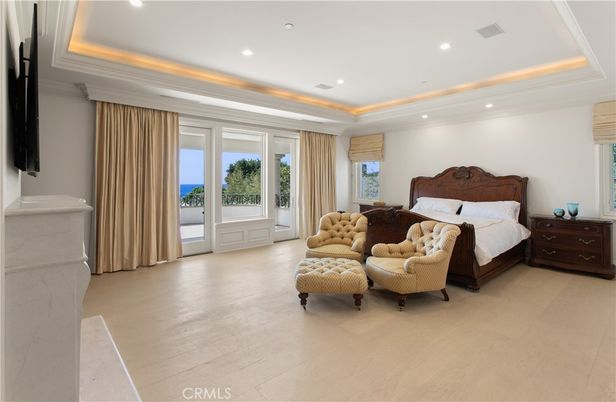 Bedroom, Interior, Recessed Lighting, Water, Wood Texture Flooring