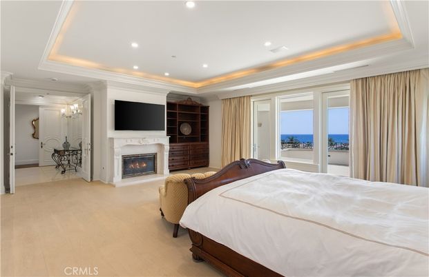 Bedroom, Fireplace, Interior, Recessed Lighting, Water